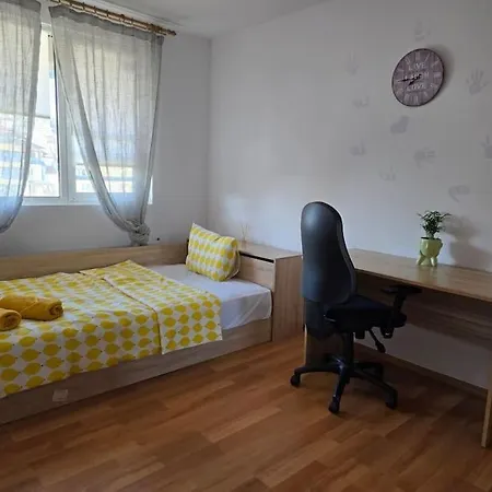 Apartment 2 Bedroom In Center, Near Metro