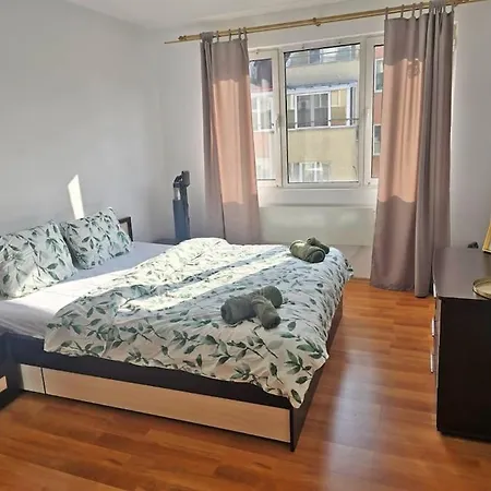 2 Bedroom In Center, Near Metro