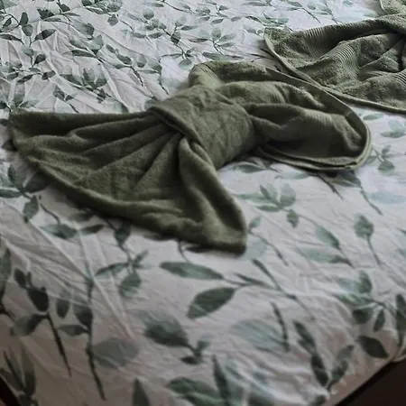 2 Bedroom In Center, Near Metro Apartment *